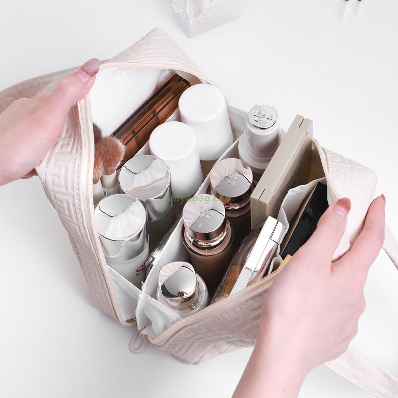 Large Capacity Handheld Organizer Bag Durable Portable Toiletry Travel Makeup Bag Pu Material Waterproof Cosmetic Bag