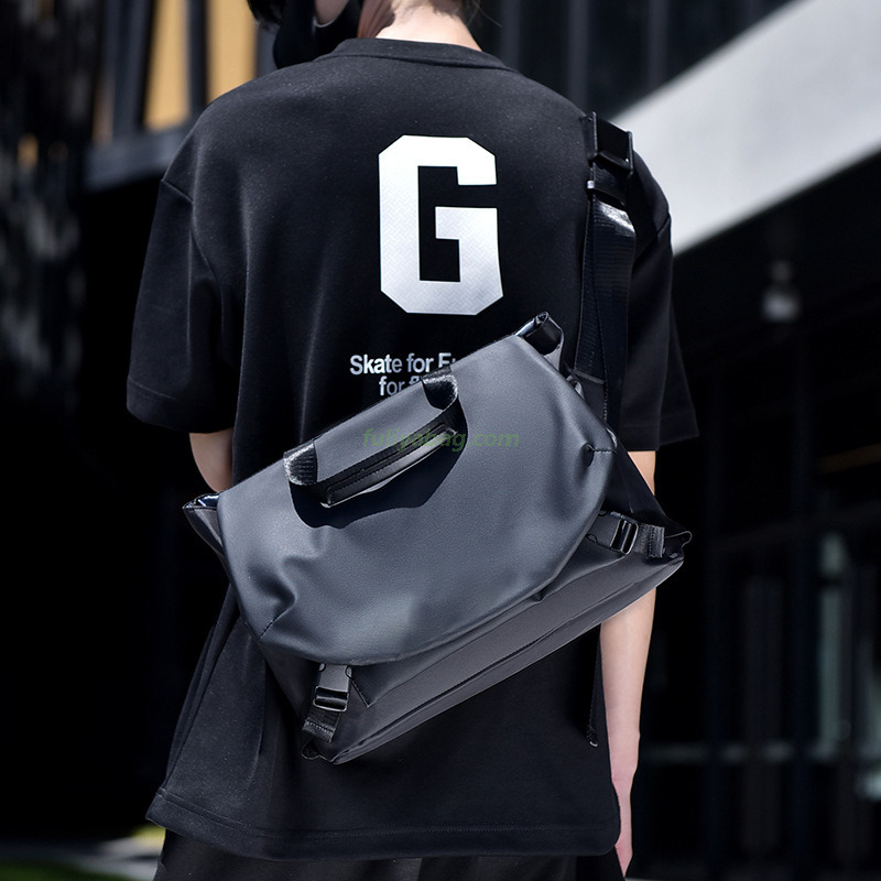 Unisex Custom Wholesale Large Capacity Daily Waterproof Wear Resistant Outdoor Travel Simple Student Messenger Bag