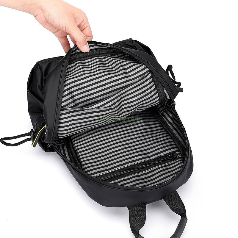 Custom Multifunctional Men's Shoulder Messenger Bag Durable Waterproof Zipper Closure Chest Bag With Headphones Hole
