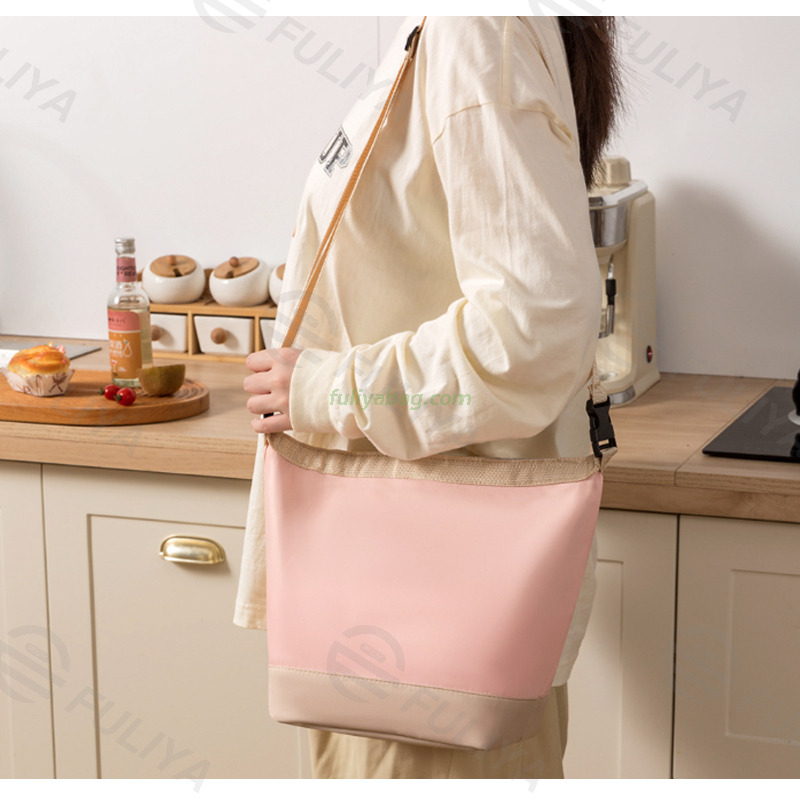 Women's Durable Large Capacity Foldable Crossbody Tote Bag Outdoor Picnic Insulated Cooler Bento Lunch Box With Bag