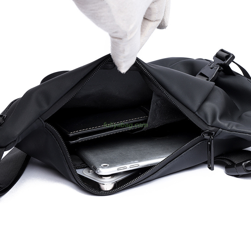 Fashion Waterproof PU Casual Daypack Sport Shoulder Single Crossbody Bag Men’s Chest Bag for Travel Running Bicycle